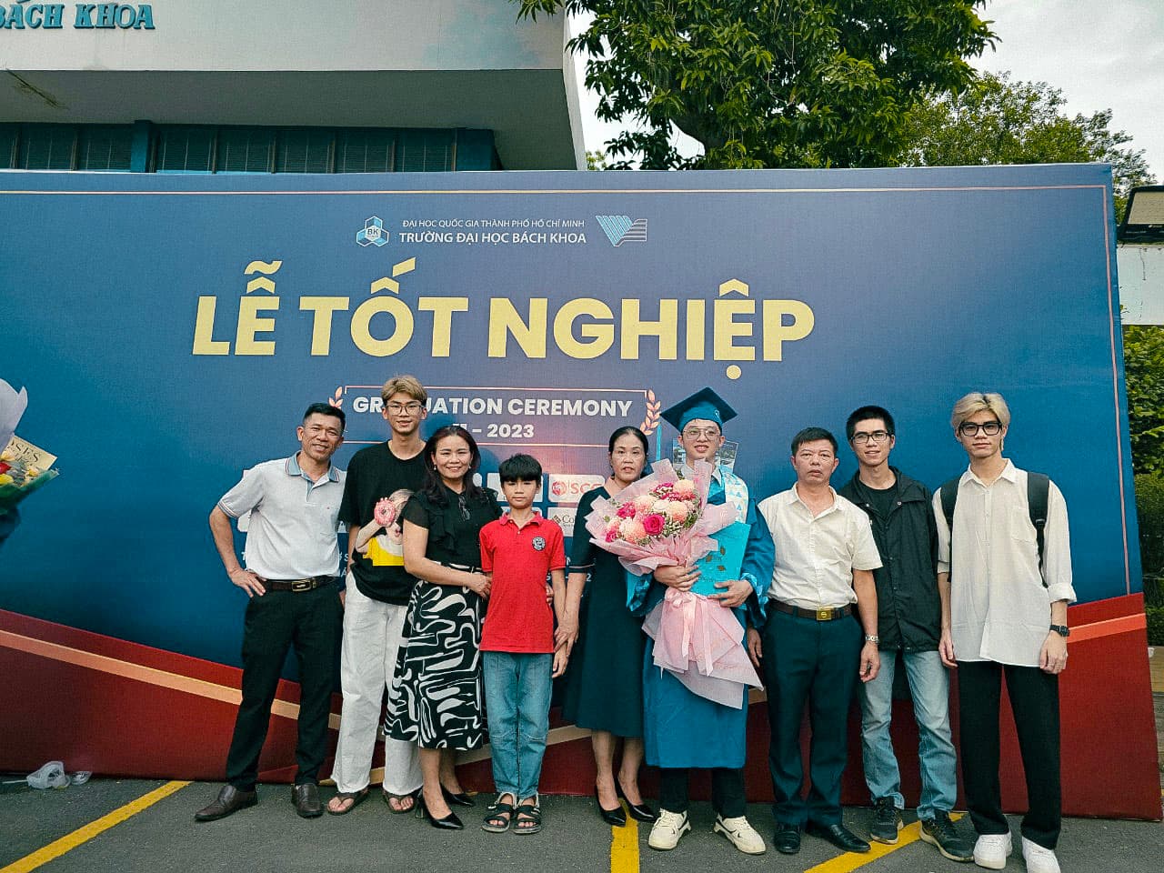http://res.cloudinary.com/vitamim/image/upload/v1701065173/graduated/tku67xnq7s7hwn5mjlwu.jpg