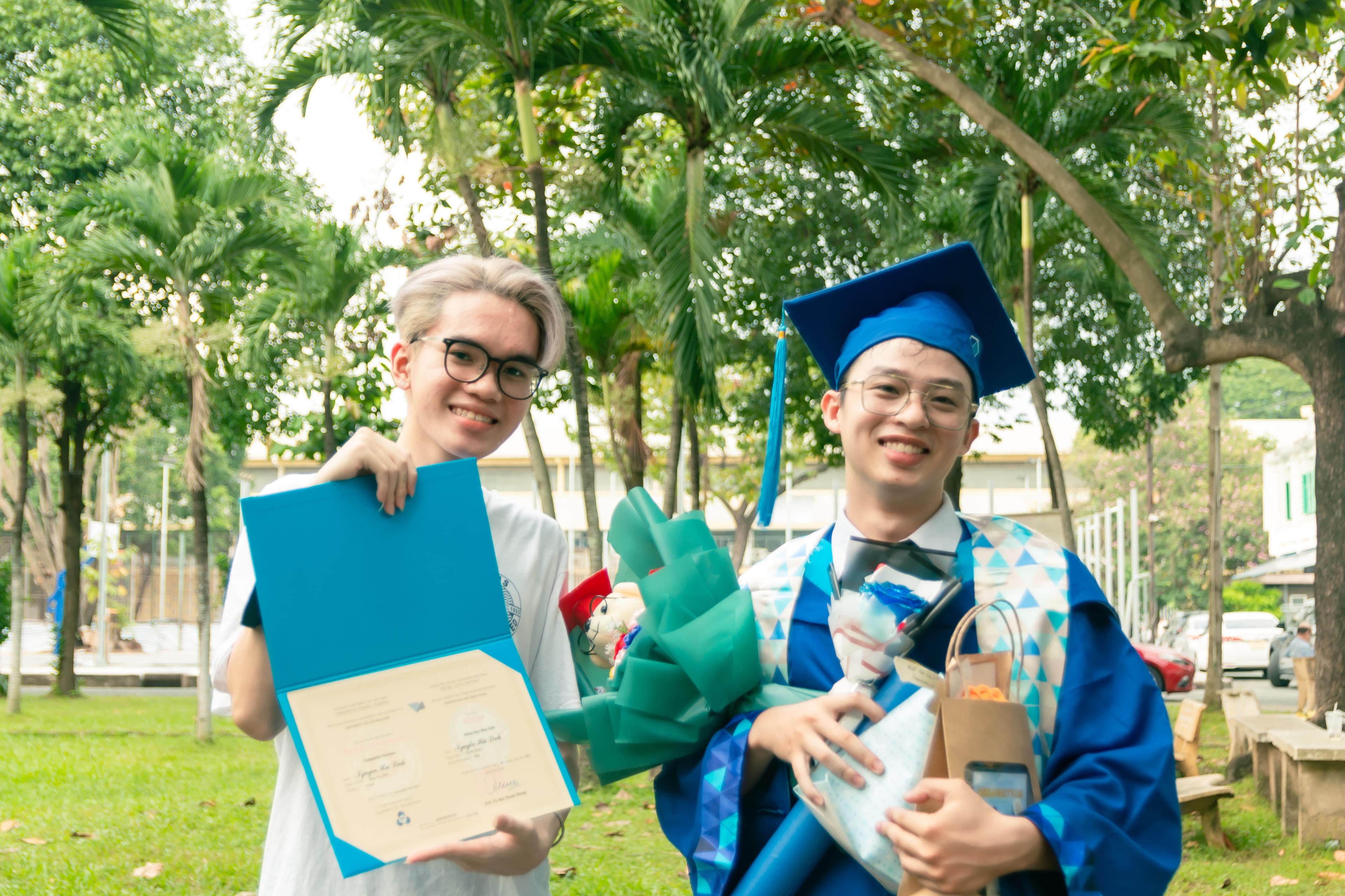 http://res.cloudinary.com/vitamim/image/upload/v1701065198/graduated/nksibr2syzncanitm4y5.jpg