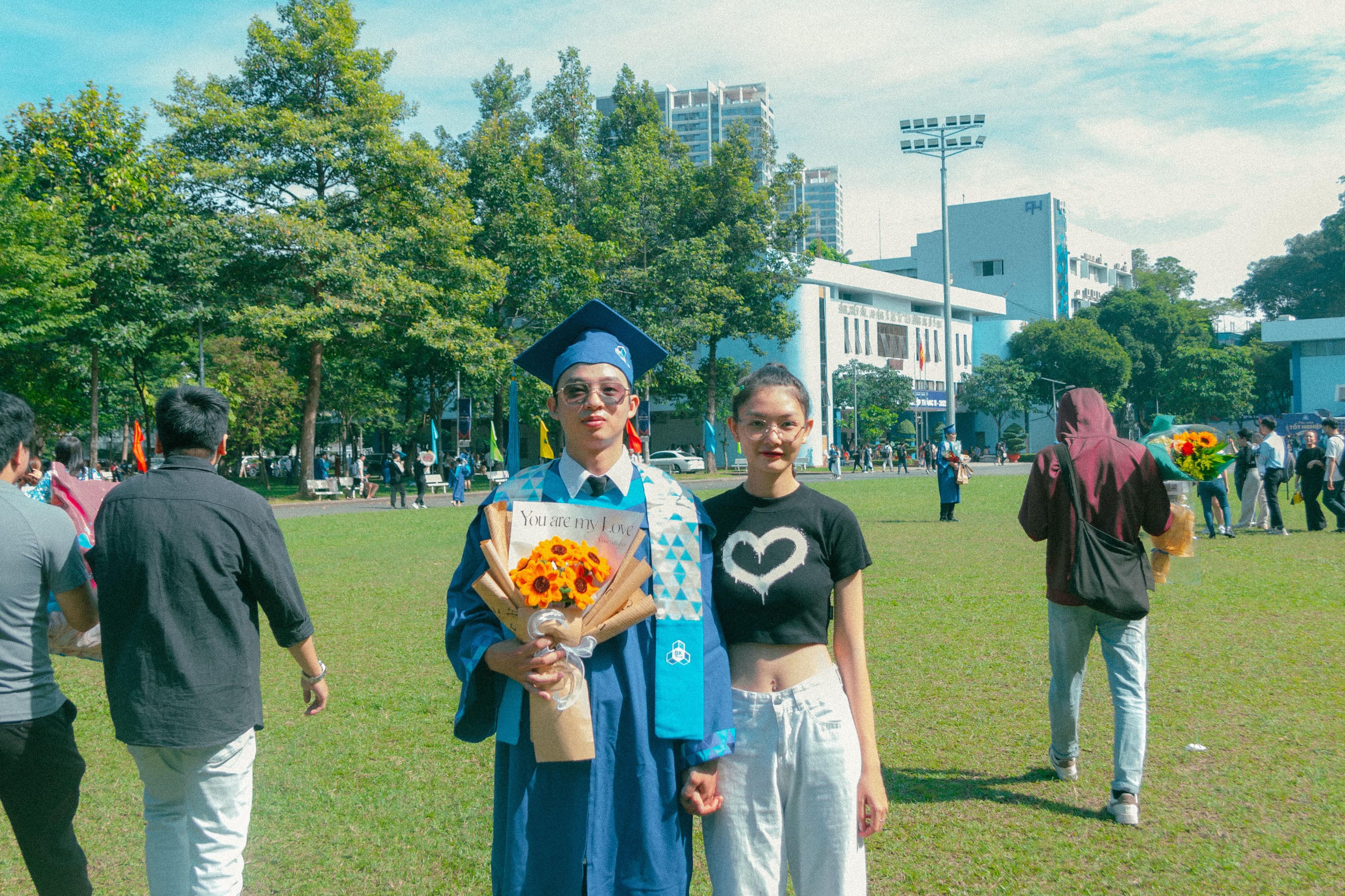 http://res.cloudinary.com/vitamim/image/upload/v1701065200/graduated/ttl8jxikeww5tzdkcxvz.jpg