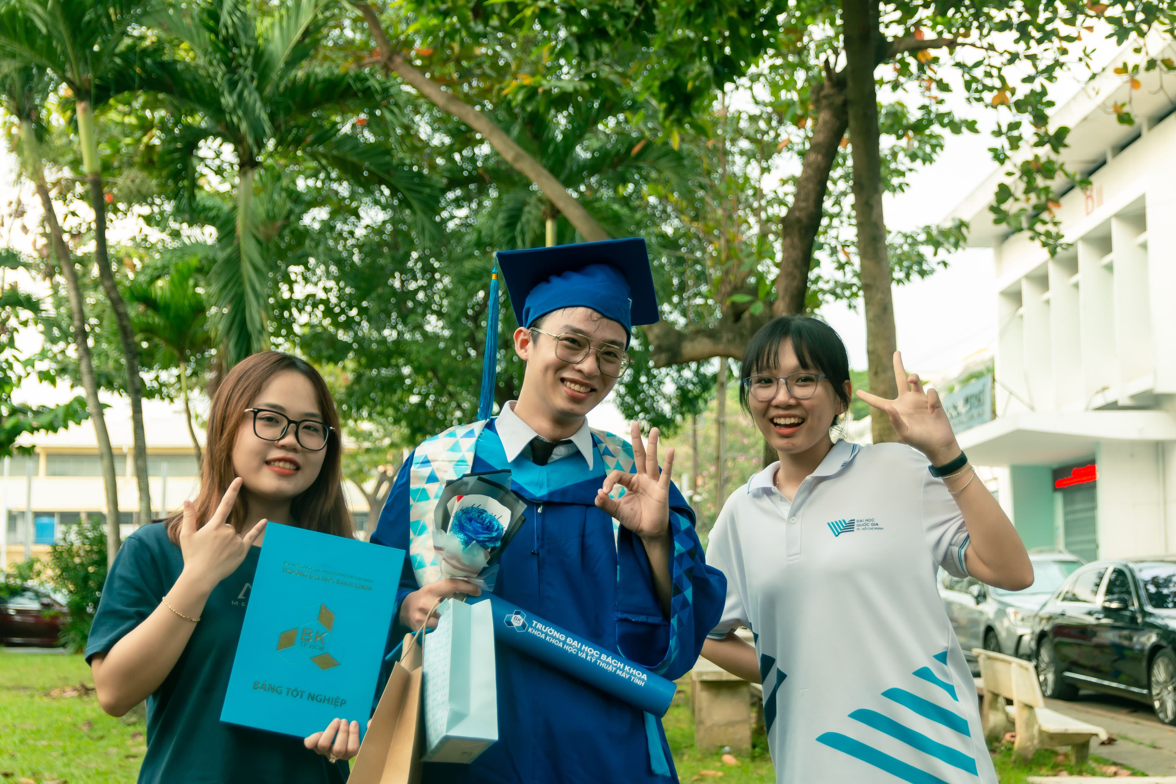 http://res.cloudinary.com/vitamim/image/upload/v1701065202/graduated/bvbfagkwal7sy7r5tiyq.jpg