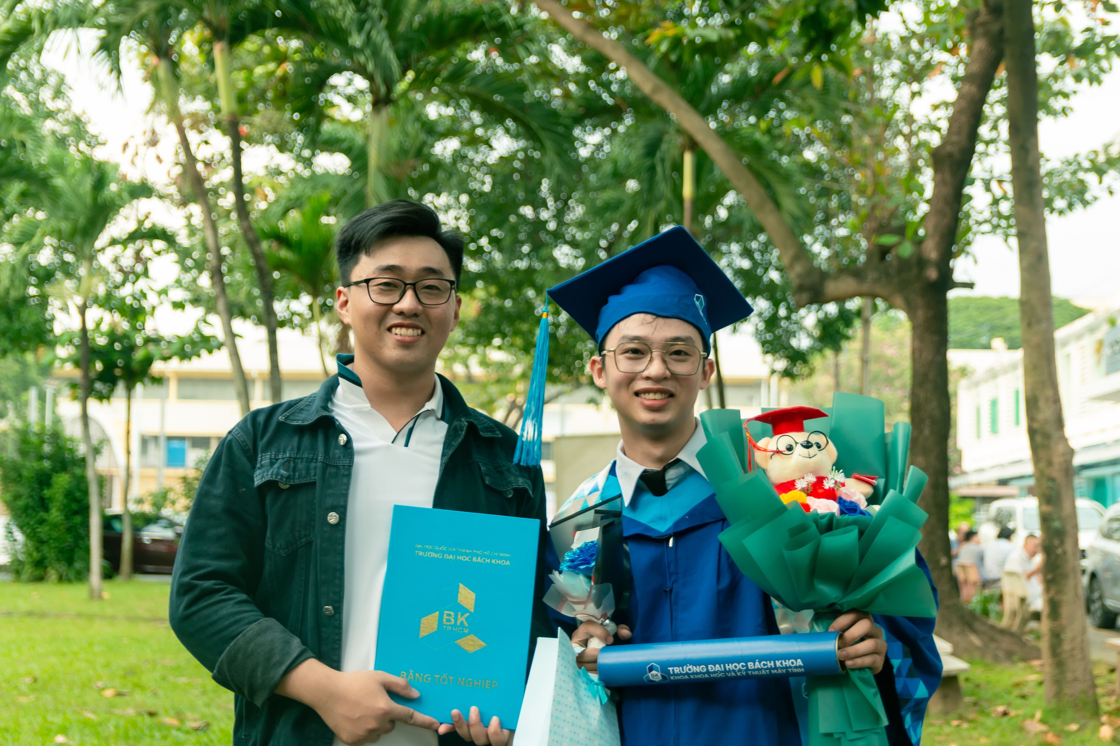 http://res.cloudinary.com/vitamim/image/upload/v1701065208/graduated/iqd7t7yhxsuvt1sklpuf.jpg